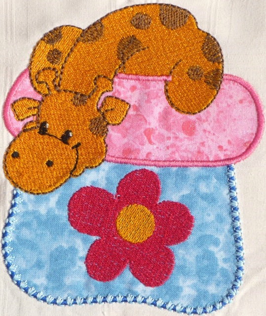 Cool Critters in a Bag with Projects Mixes [4x4, 8x8, 10x6, 5x7] 11111 Machine Embroidery Designs